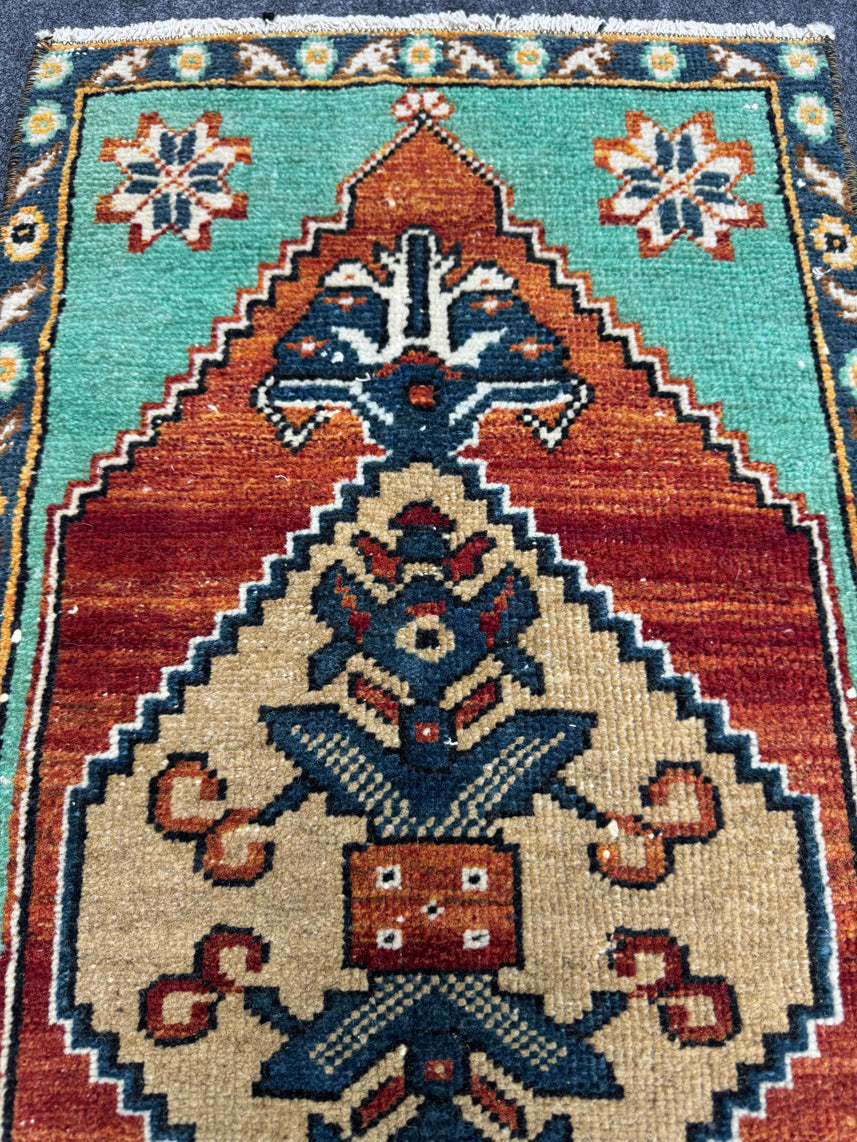 Turkish Yastik Rug 1'6" x 2'9" #24035