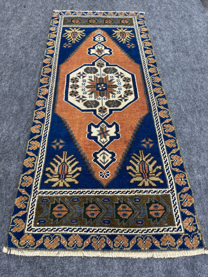 Turkish Yastik Rug 1'8" x 3'10" #24040