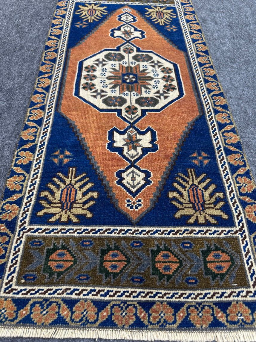 Turkish Yastik Rug 1'8" x 3'10" #24040
