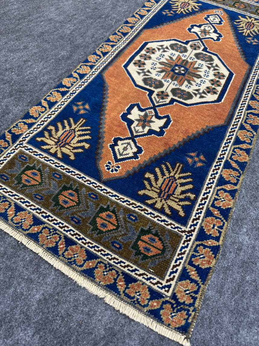 Turkish Yastik Rug 1'8" x 3'10" #24040