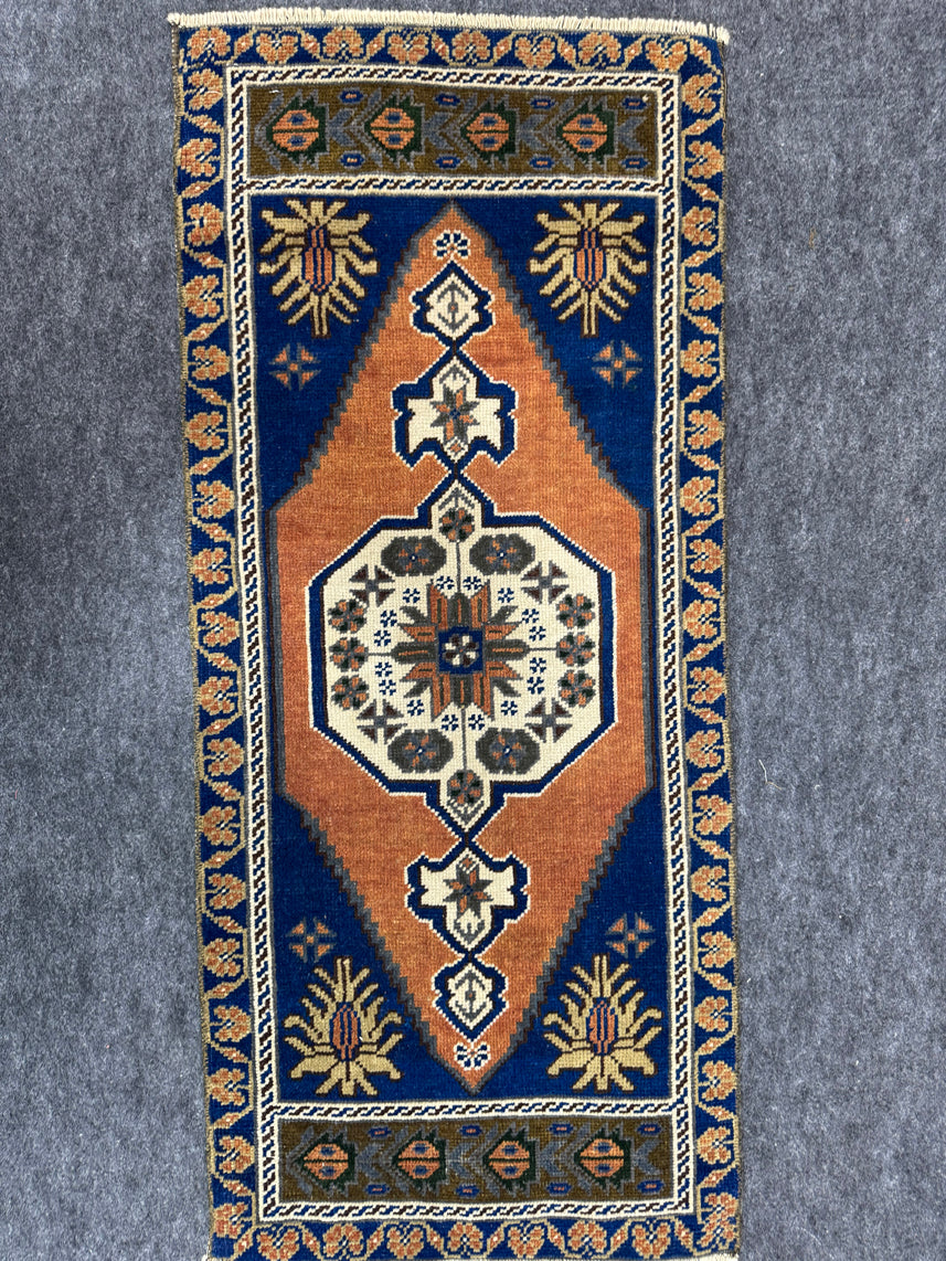 Turkish Yastik Rug 1'8" x 3'10" #24040