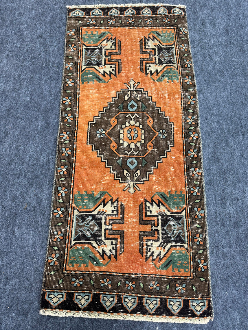 Turkish Yastik Rug 1'7" x 3'6" #24041