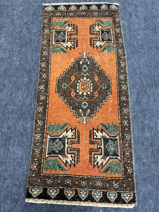 Turkish Yastik Rug 1'7" x 3'6" #24041