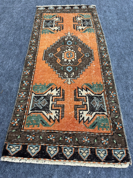 Turkish Yastik Rug 1'7" x 3'6" #24041