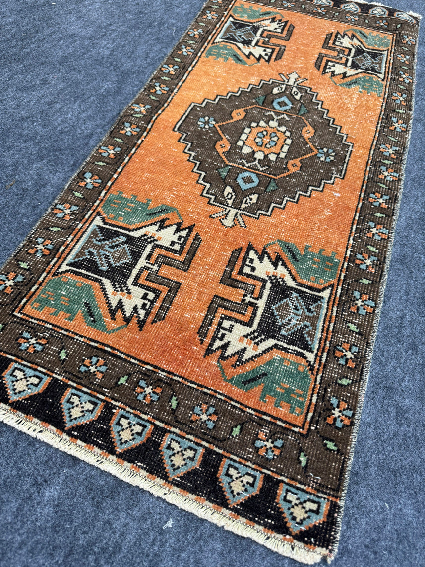 Turkish Yastik Rug 1'7" x 3'6" #24041