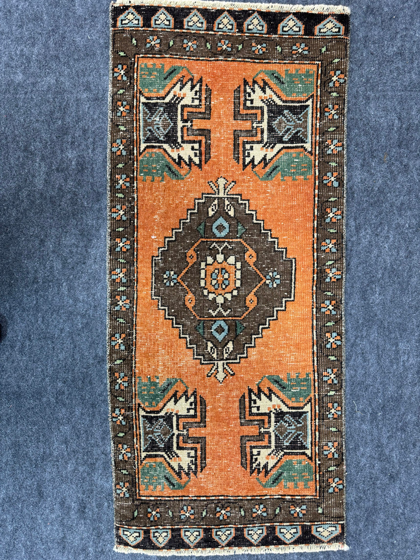 Turkish Yastik Rug 1'7" x 3'6" #24041