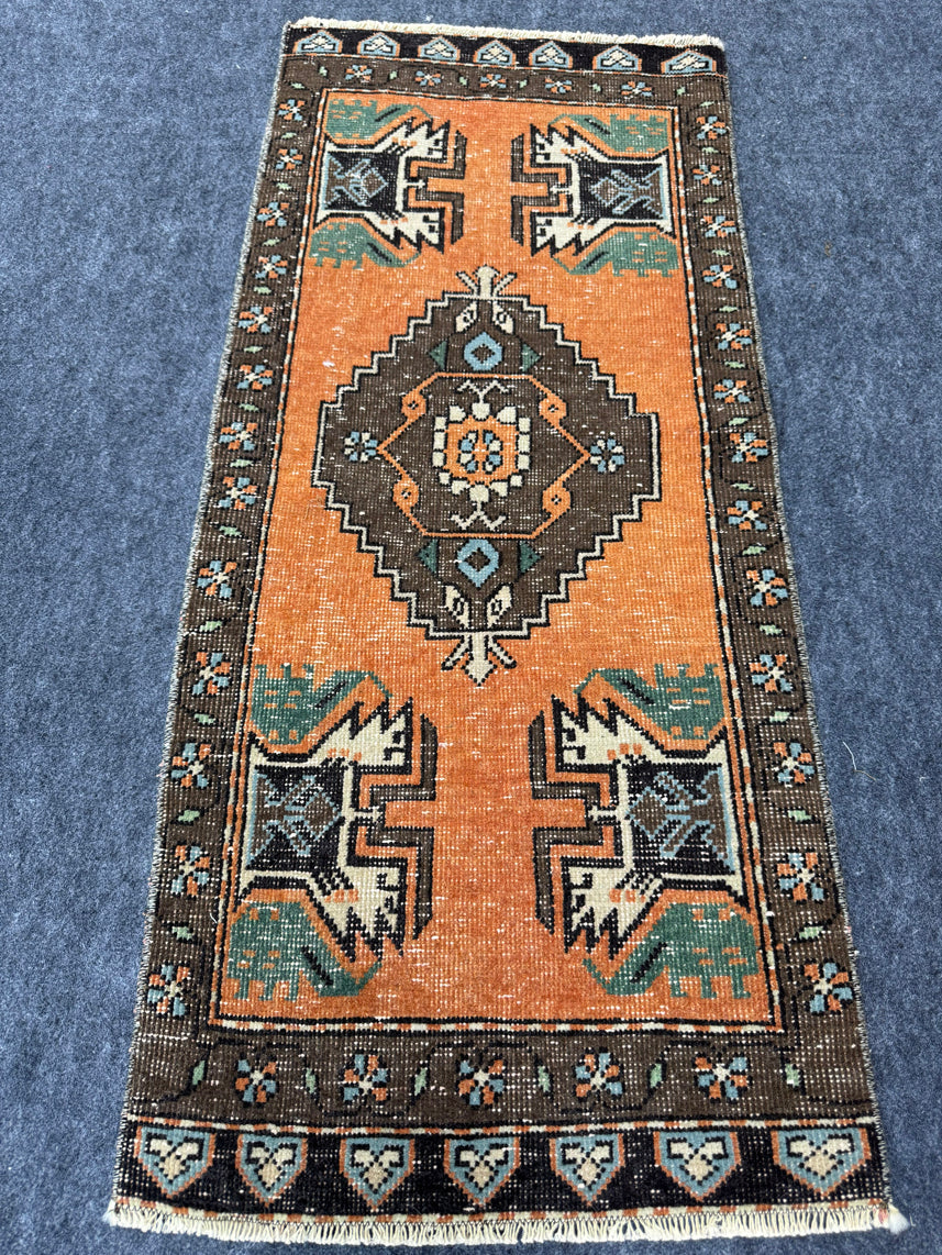 Turkish Yastik Rug 1'7" x 3'6" #24041