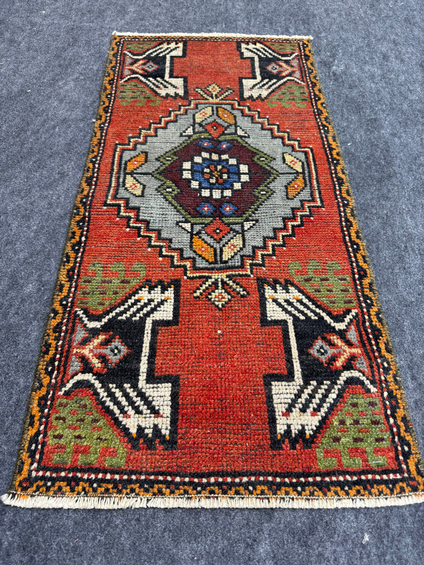 Turkish Yastik Rug 1'8" x 3'6" #24026