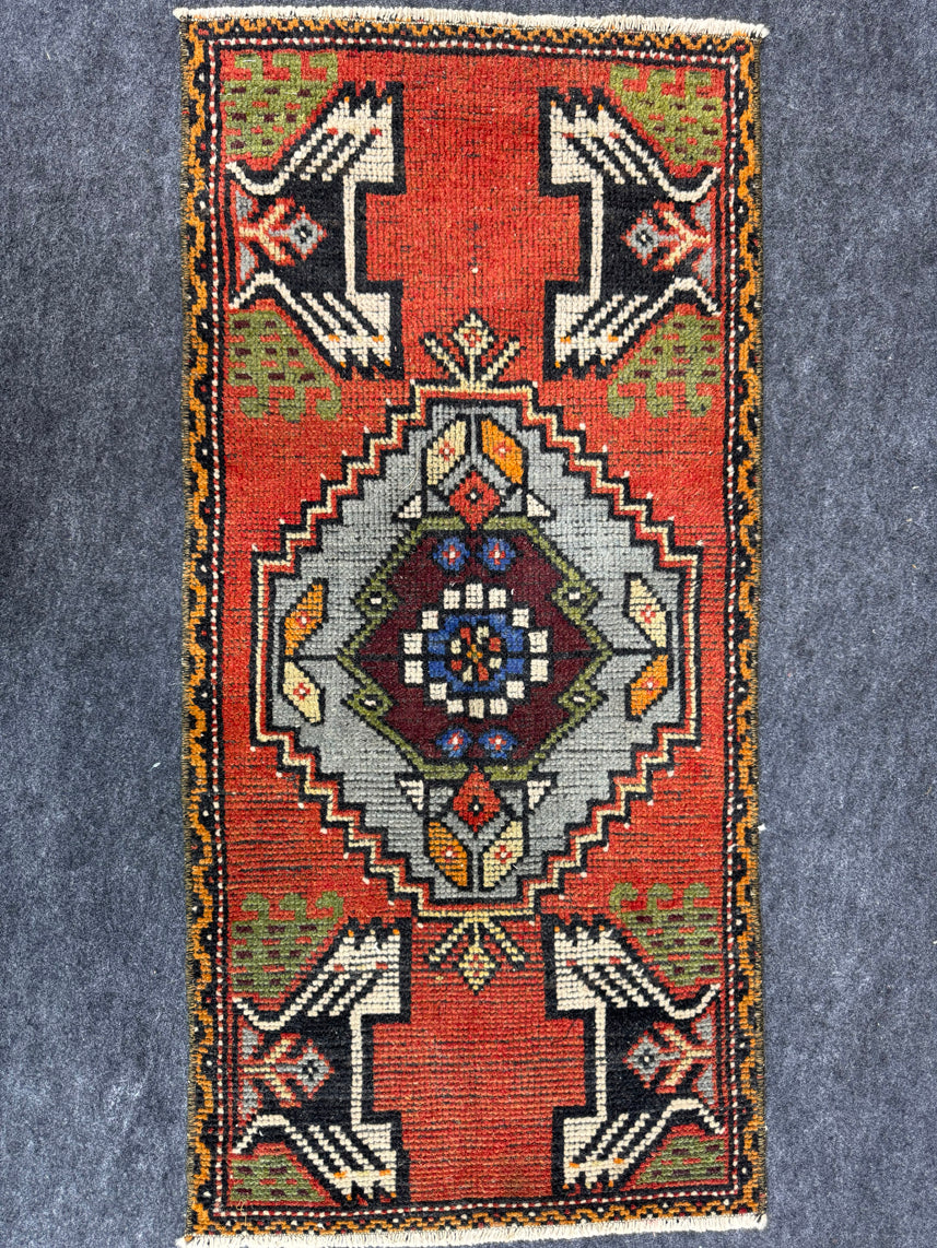 Turkish Yastik Rug 1'8" x 3'6" #24026