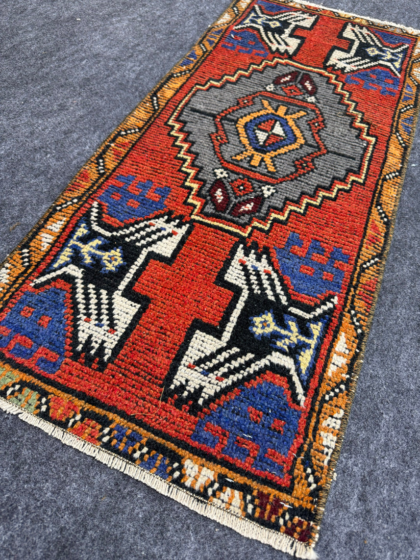 Turkish Yastik Rug 1'5" x 3'3" #24027
