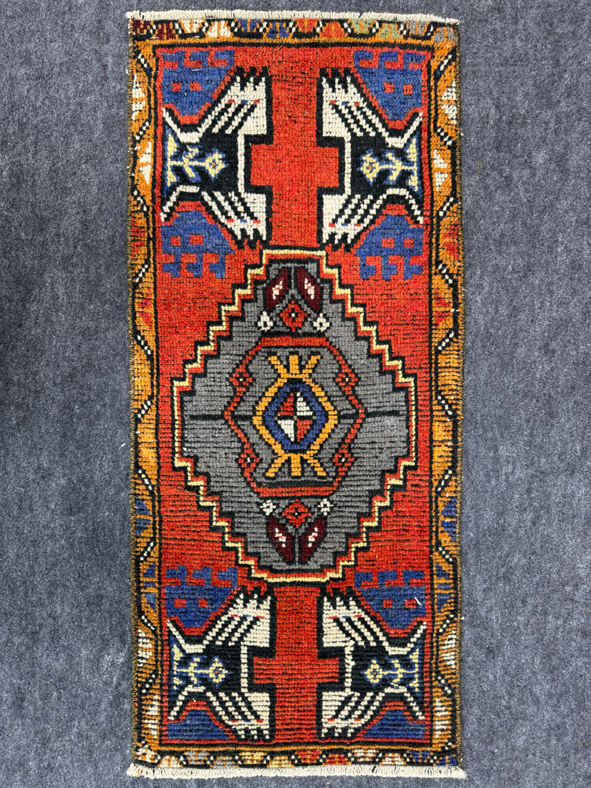 Turkish Yastik Rug 1'5" x 3'3" #24027