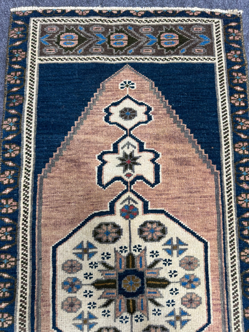 Turkish Yastik Rug 1'6" x 3'5" #24028