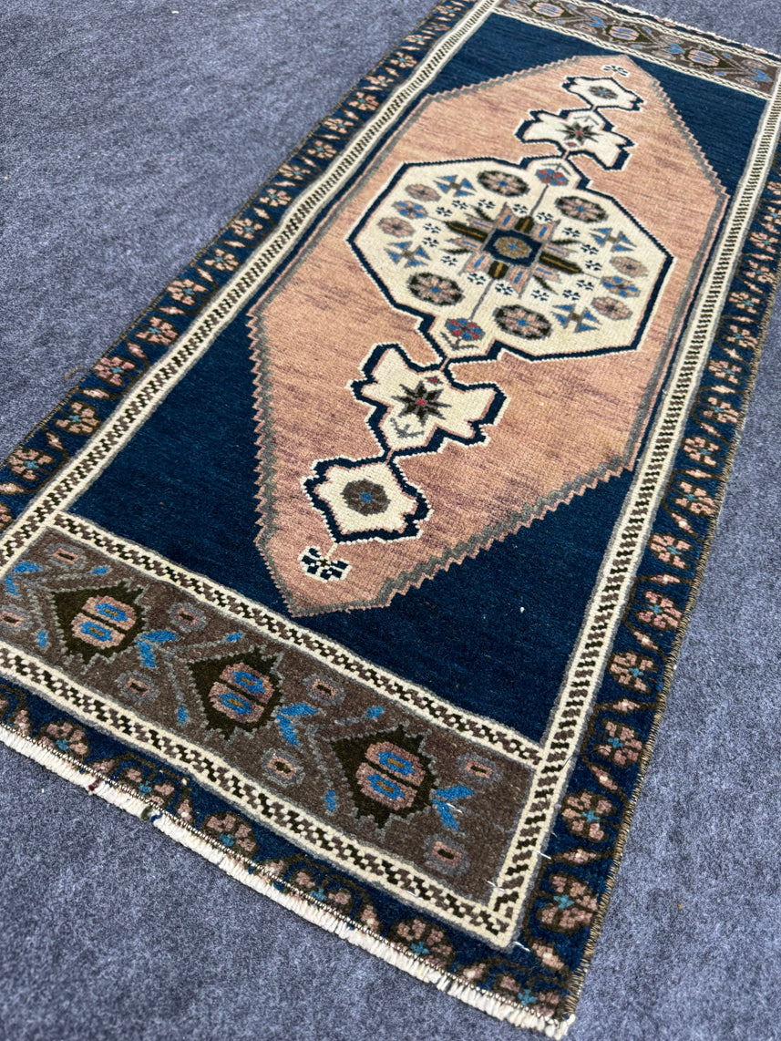 Turkish Yastik Rug 1'6" x 3'5" #24028