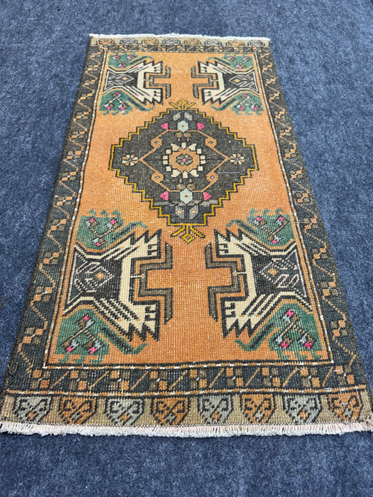 Turkish Yastik Rug 1'8" x 3'4" #24029