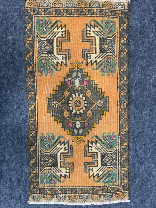 Turkish Yastik Rug 1'8" x 3'4" #24029