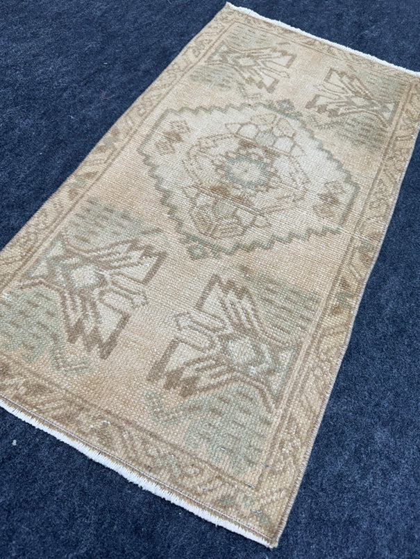 Turkish Yastik Rug 1'6" x 2'11" #24023
