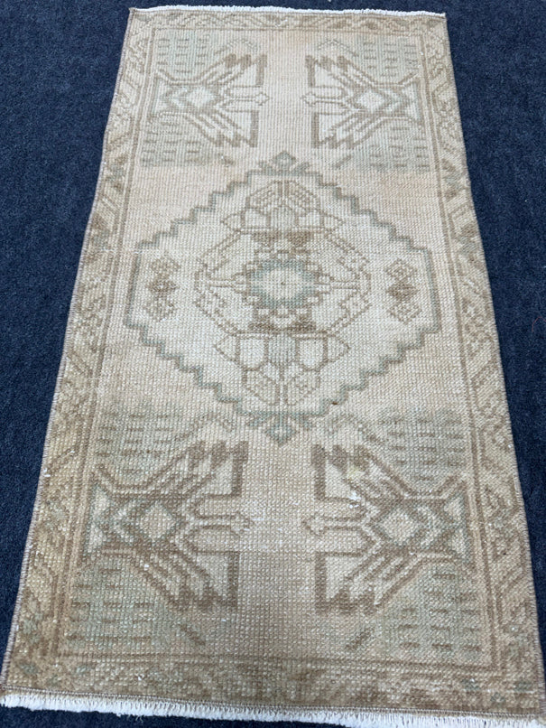 Turkish Yastik Rug 1'6" x 2'11" #24023