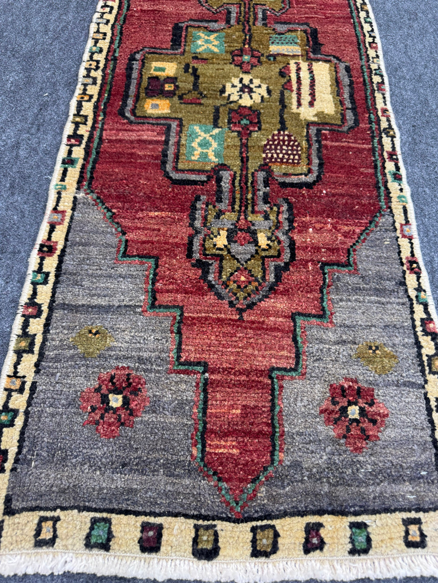 Turkish Yastik Rug 1'6" x 3'10" #24002