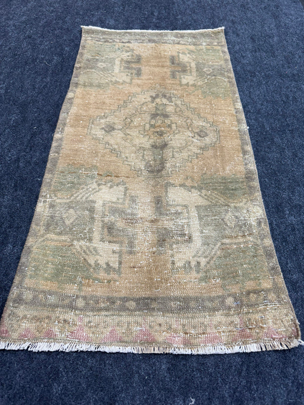 Turkish Yastik Rug 1'6" x 3'1" #24003