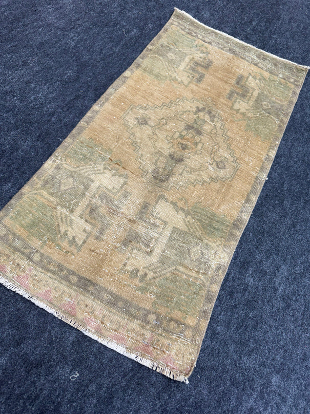 Turkish Yastik Rug 1'6" x 3'1" #24003