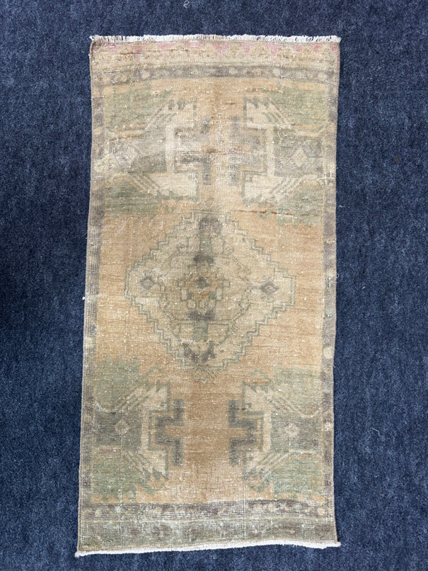Turkish Yastik Rug 1'6" x 3'1" #24003
