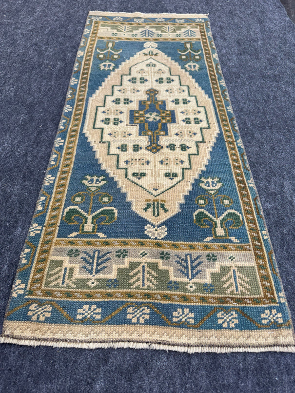 Turkish Yastik Rug 1'7" x 3'10" #24004