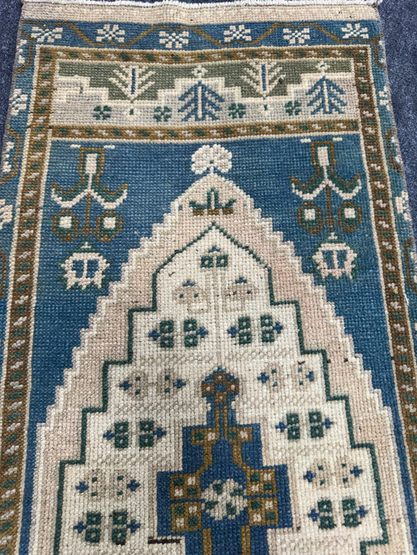 Turkish Yastik Rug 1'7" x 3'10" #24004