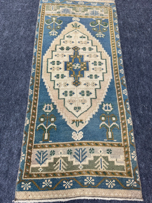 Turkish Yastik Rug 1'7" x 3'10" #24004