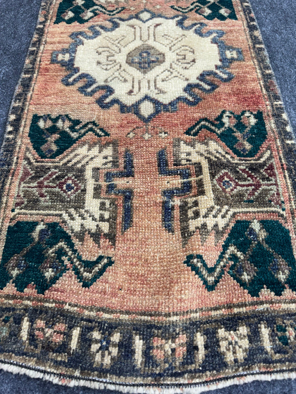 Turkish Yastik Rug 1'7" x 3' #24005