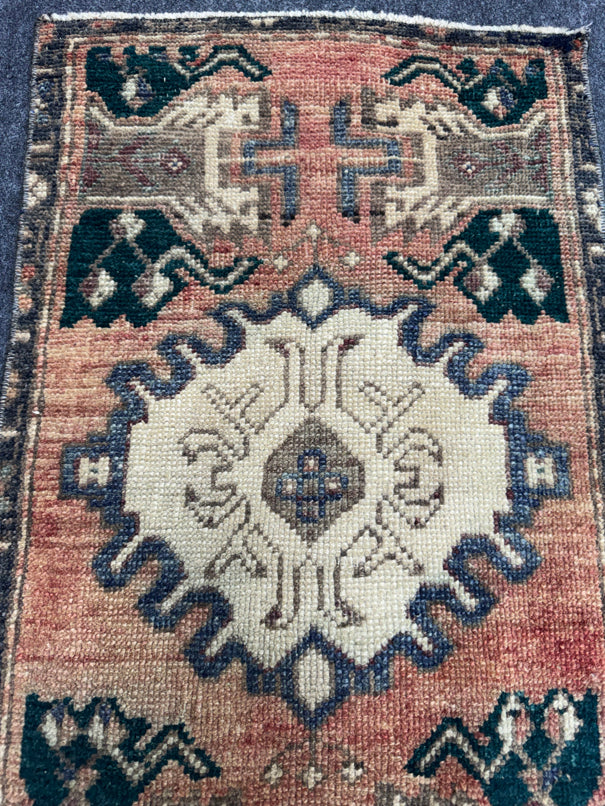 Turkish Yastik Rug 1'7" x 3' #24005
