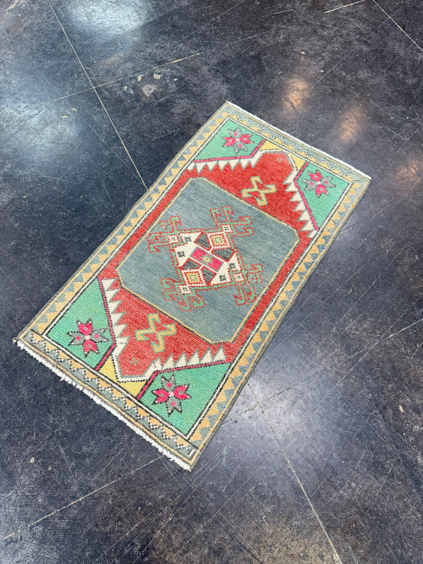 Turkish Mini Rug Oriental Hand Knotted Vintage Rug 1'5" x 2'6" #17063