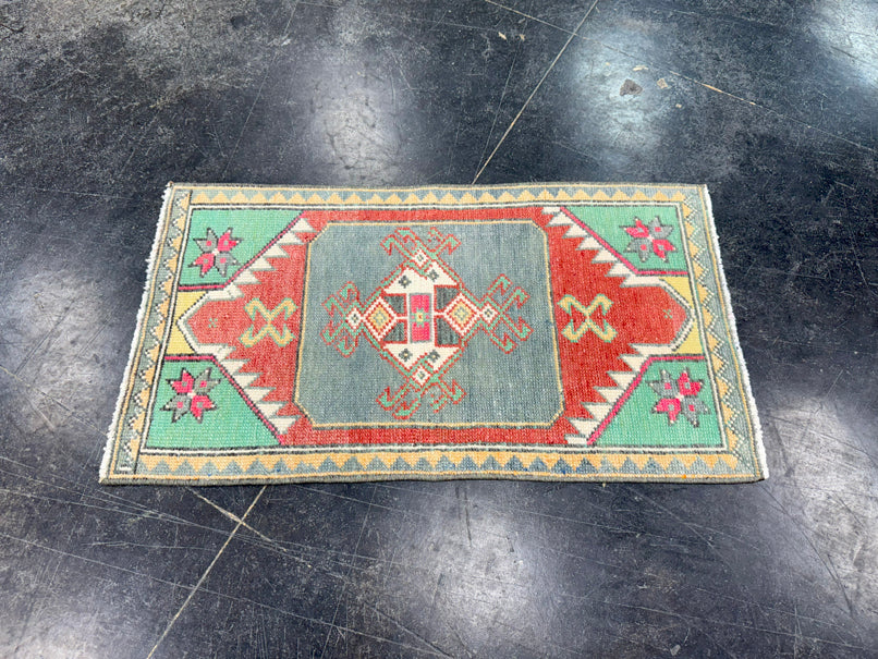 Turkish Mini Rug Oriental Hand Knotted Vintage Rug 1'5" x 2'6" #17063
