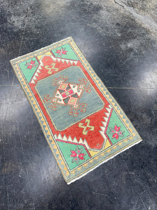 Turkish Mini Rug Oriental Hand Knotted Vintage Rug 1'5" x 2'6" #17063