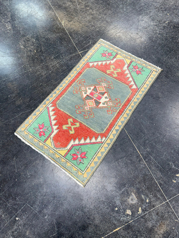 Turkish Mini Rug Oriental Hand Knotted Vintage Rug 1'5" x 2'6" #17063