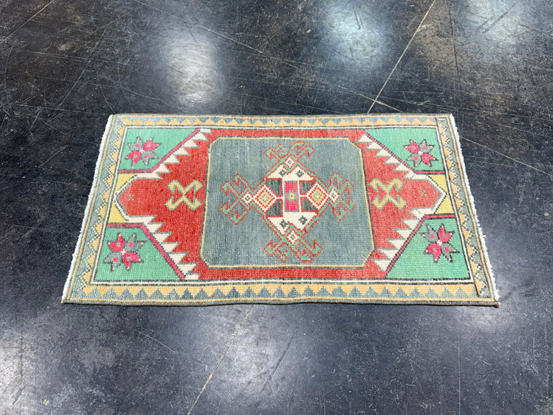 Turkish Mini Rug Oriental Hand Knotted Vintage Rug 1'5" x 2'6" #17063