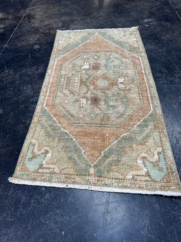 Turkish Yastik Rug 1'5" x 2'8" #24193