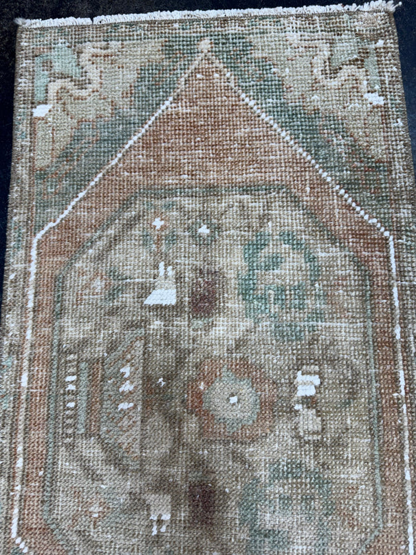 Turkish Yastik Rug 1'5" x 2'8" #24193