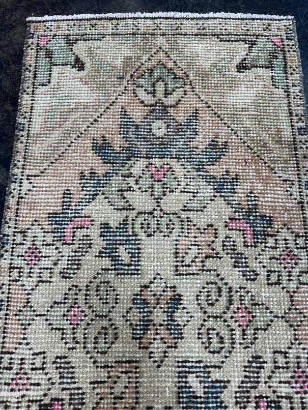 Turkish Yastik Rug 1'6" x 3'2" #24192