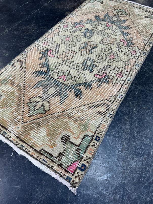 Turkish Yastik Rug 1'6" x 3'2" #24192