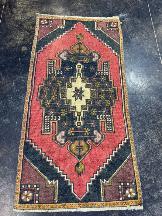 Turkish Yastik Rug 1'8" x 3'4" #24185
