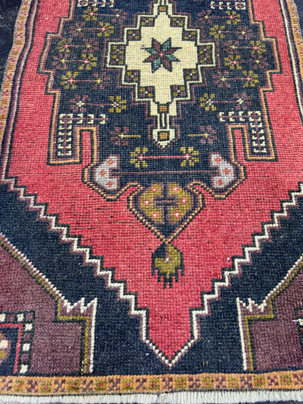 Turkish Yastik Rug 1'8" x 3'4" #24185