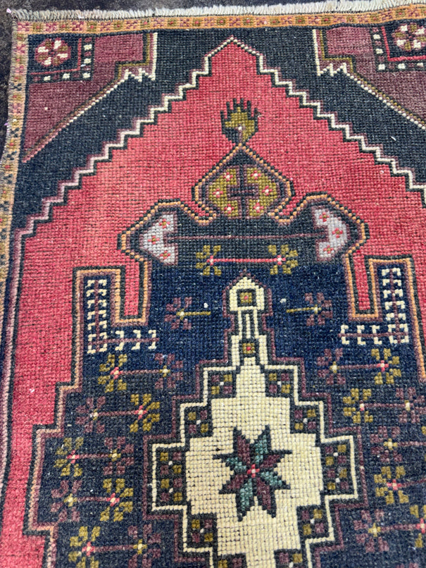 Turkish Yastik Rug 1'8" x 3'4" #24185