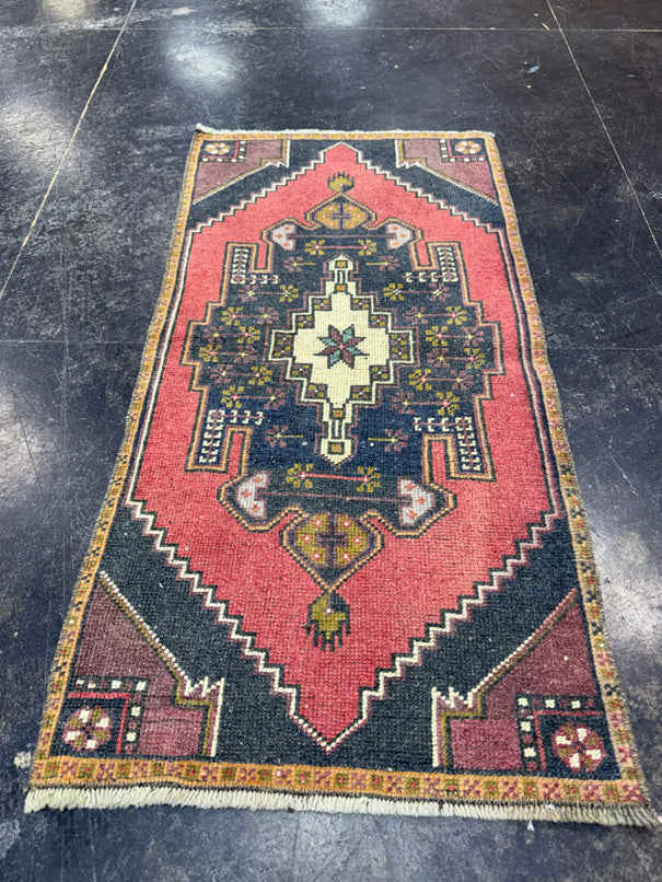 Turkish Yastik Rug 1'8" x 3'4" #24185