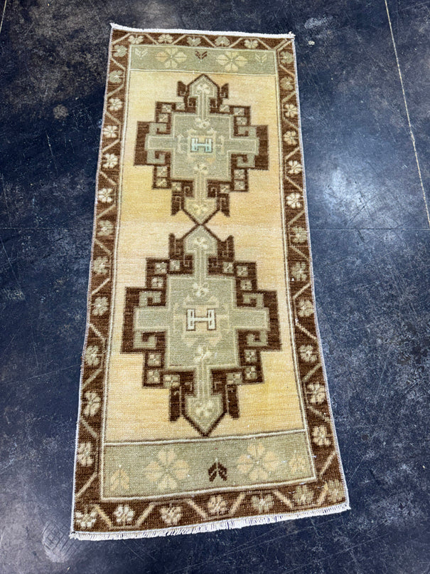 Turkish Yastik Rug 1'5" x 3'4" #24176