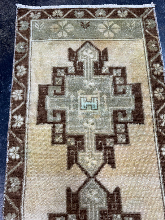 Turkish Yastik Rug 1'5" x 3'4" #24176