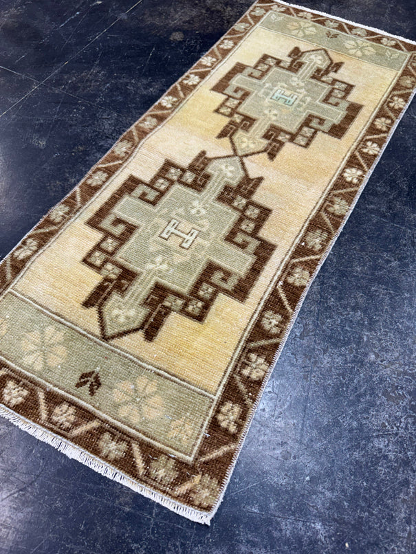 Turkish Yastik Rug 1'5" x 3'4" #24176