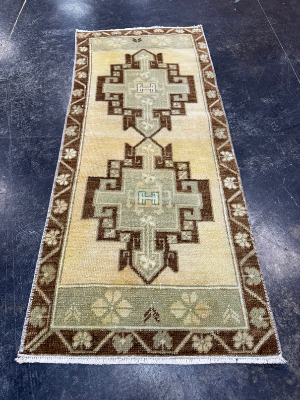 Turkish Yastik Rug 1'5" x 3'4" #24176