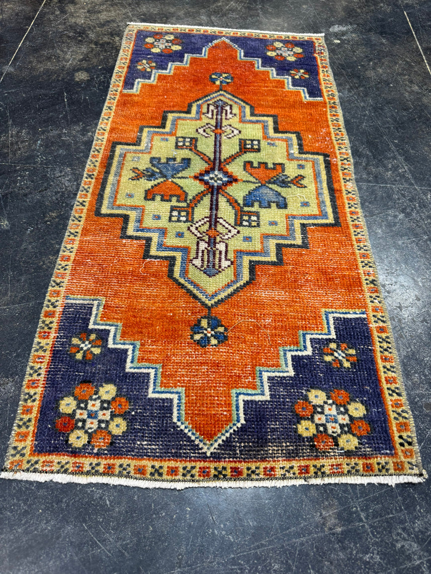 Turkish Yastik Rug 1'7" x 3'3" #24178