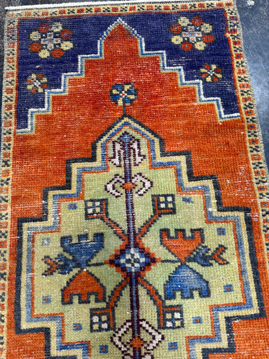 Turkish Yastik Rug 1'7" x 3'3" #24178