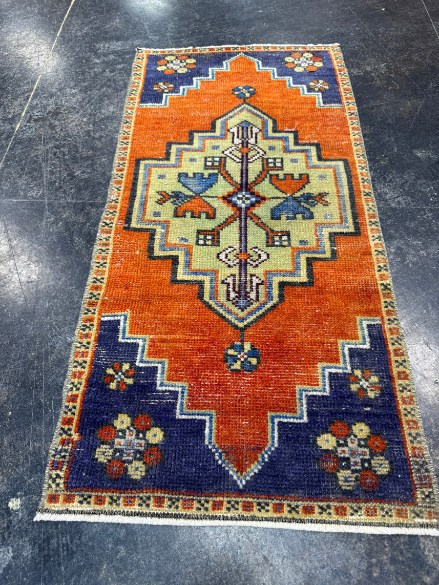 Turkish Yastik Rug 1'7" x 3'3" #24178